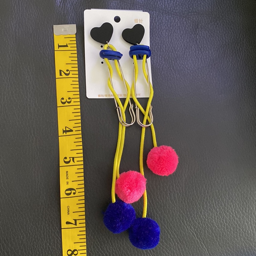 2pairs NWT super cute street earrings silver ear thread